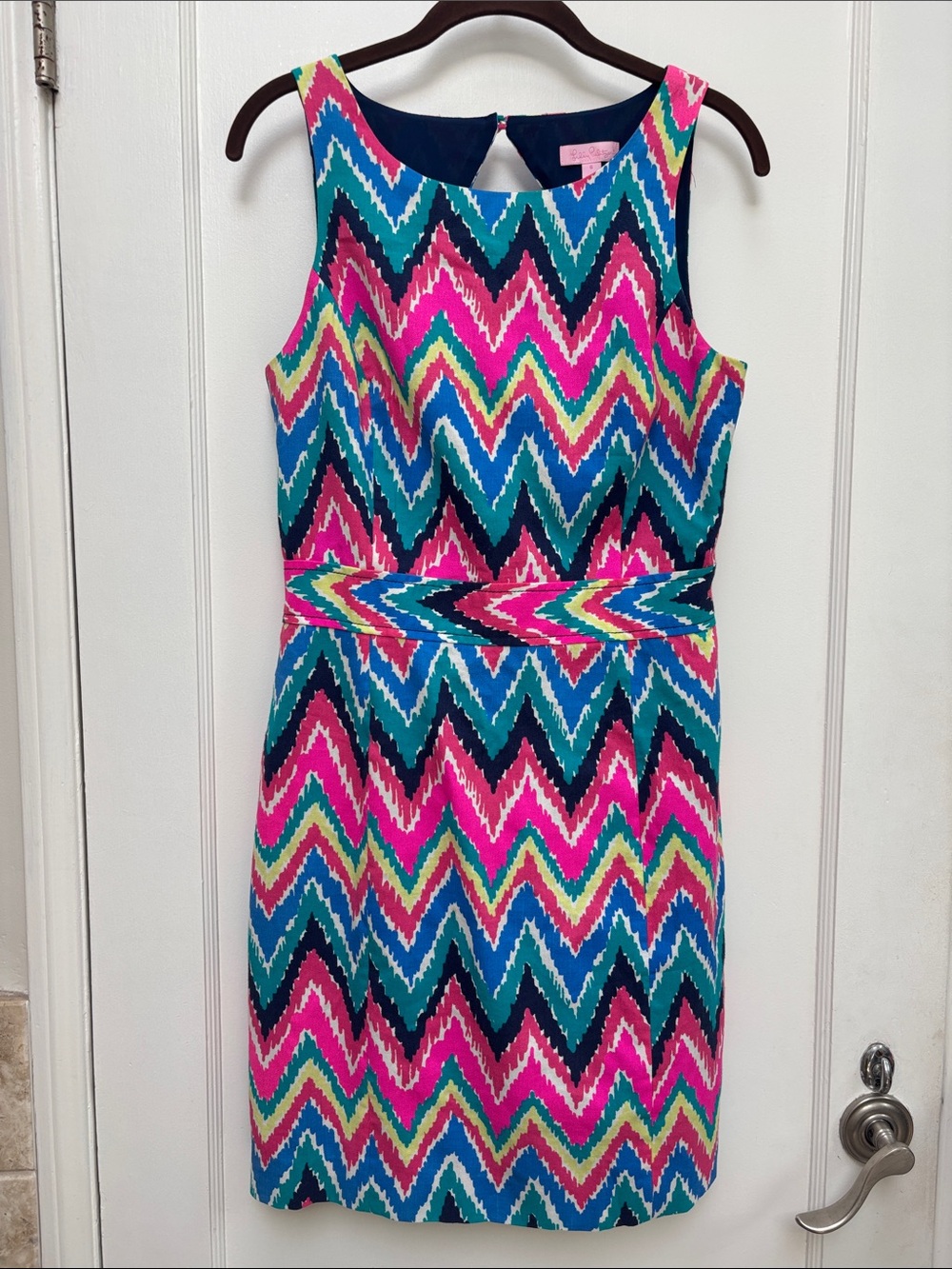 Lilly Pulitzer 6 Kirkland Dress Hearts a Flutter Chevron
Zigzag Cutout Back